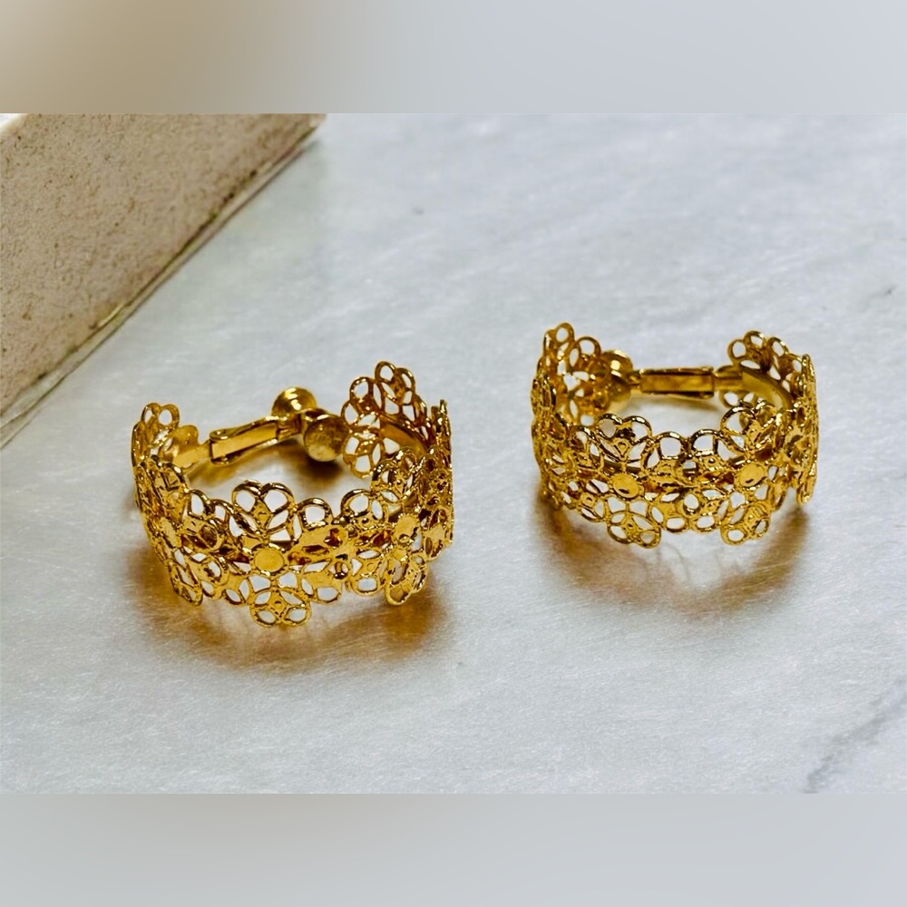 Vintage Gold Filigree Hoop Earrings with Intricate Design